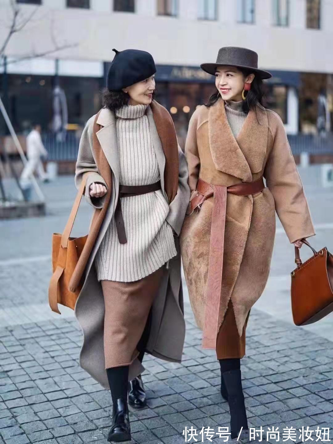 大衣|60岁女人会不会穿“大衣”,区别在这4点,穿对了高级又体面