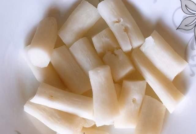 1碗面粉加上1根山药,学会1个吃法,不放油不加水,比面包好吃