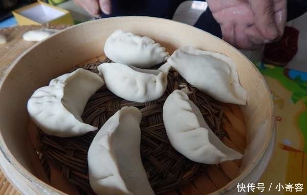 原来还有此种馅的饺子,冬天多吃补血更抗癌,不仅鲜嫩还很有营养