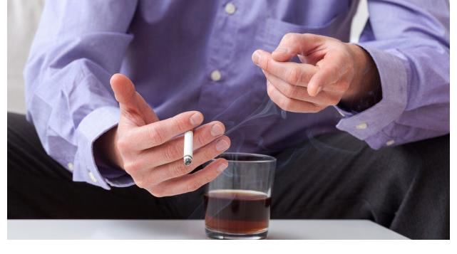 王女士|52岁女子，甘油三酯从4.8降到1.7，医生：降脂方法值得借鉴