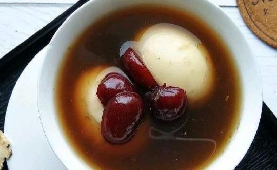 最补血的东西不是红枣,是它,一碗5元,隔天喝一碗,50岁不显老