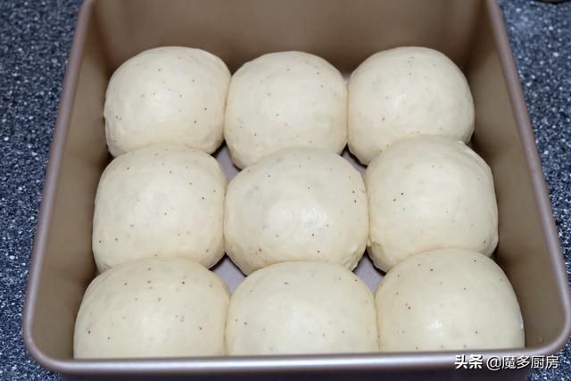 想吃面包不用买,自制低糖无油小面包,1袋面粉1杯豆浆1个鸡蛋