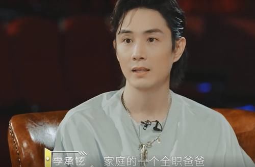 应采儿|网友偶遇陈小春光顾平民小店“沙县小吃”,大赞其接地气