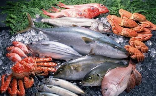 体内尿酸|体内尿酸高,尽量多吃3种食物,少吃2种食物,尿酸可能多降一点