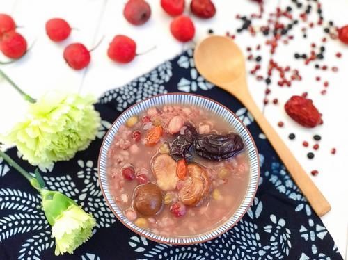 腊八粥做法超简单，软糯香甜，一碗下肚，帮你驱散严寒