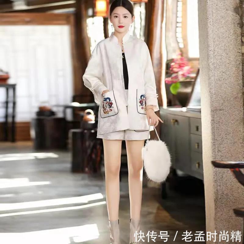 与众不同|深度解析两件套旗袍,自在体验生活的穿着舒适原生态,与众不同!