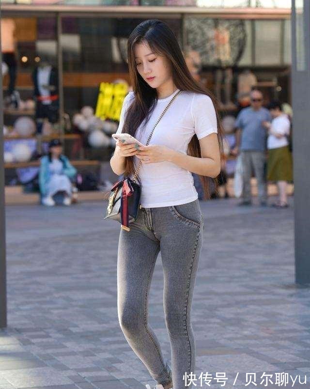 穿搭 充满女人味的打底裤穿搭,不乏时髦感,风靡街头!