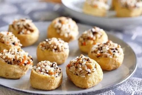 这道菜,我家三天两头准吃一次,只需蒸一蒸,每次1大盘不够吃