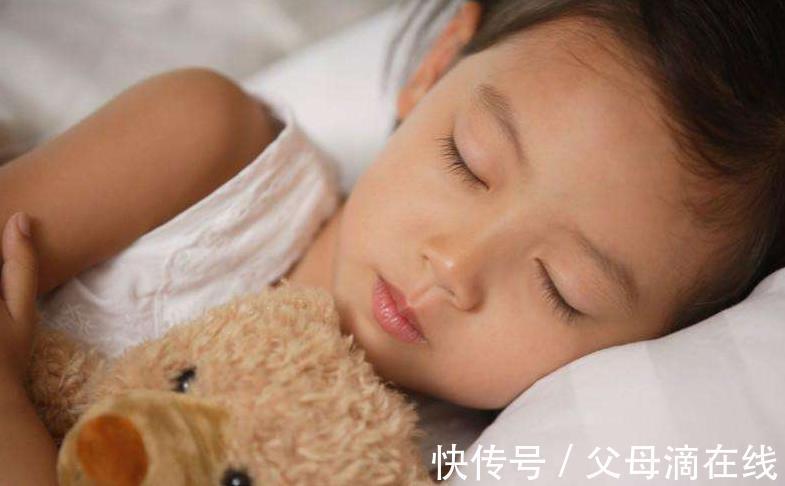 发育|宝宝睡觉时如果出现这3个表现,恭喜你!你家娃可能前途远大