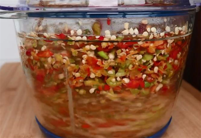 教你在家腌茄子,1次买10斤老茄子腌制起来,做法超简单