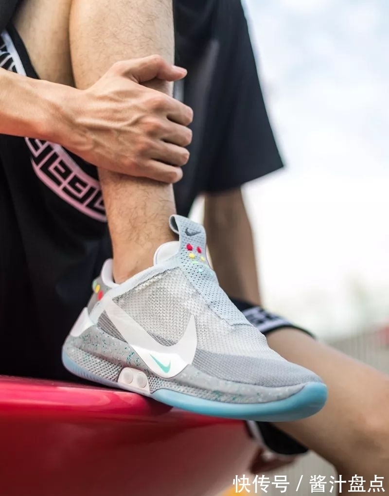 开箱 最强球鞋!六千的“平民 Air Mag” 开箱 + 上脚!