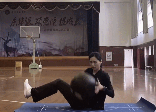 小姐姐|杭州体育老师喜欢健身，虽然已是两个孩子的妈妈，身材却依然很好