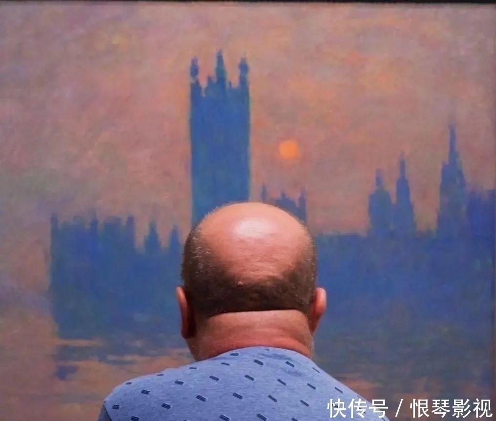 名画&他花2年时间,拍下1000个“撞衫”的人:撞衫不可怕,可怕的是……