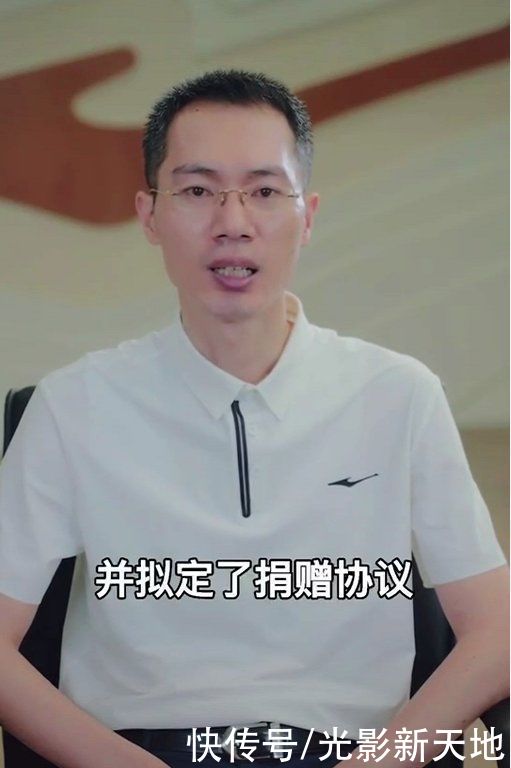 拍摄|鸿星尔克视频录制现场曝光，专业团队协助拍摄，进口电脑当提词器