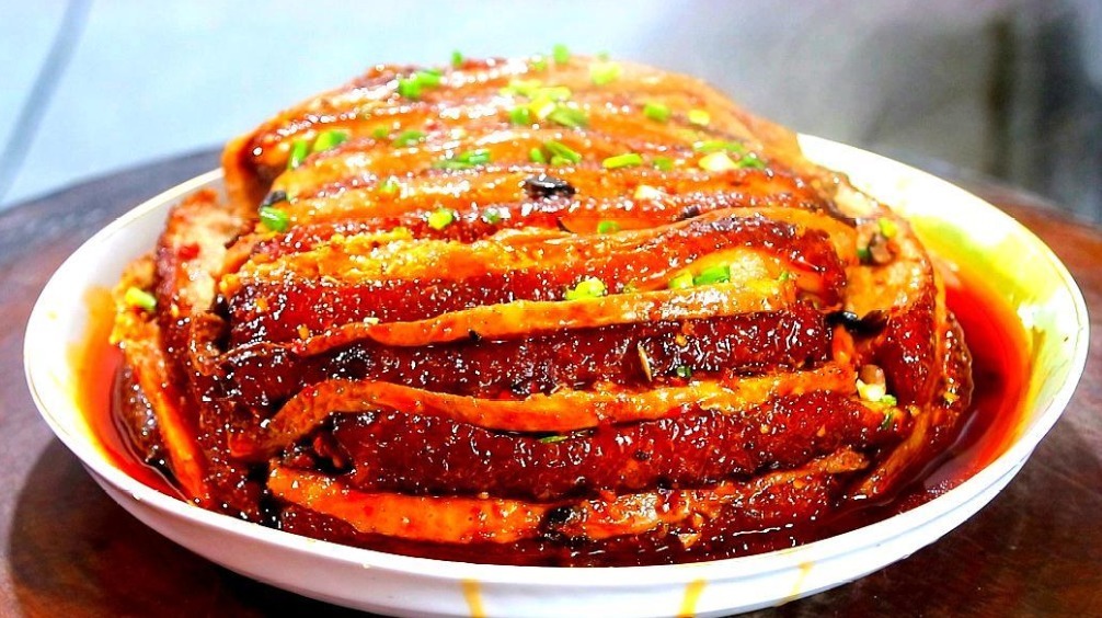 经典家常菜,香芋扣肉最简单的做法,营养美味,大人孩子都爱吃!