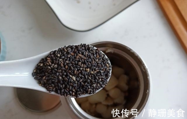 黑芝麻糊|冬天黑芝麻不要单独吃，加此3样才大补，每天1碗，身体猛如虎