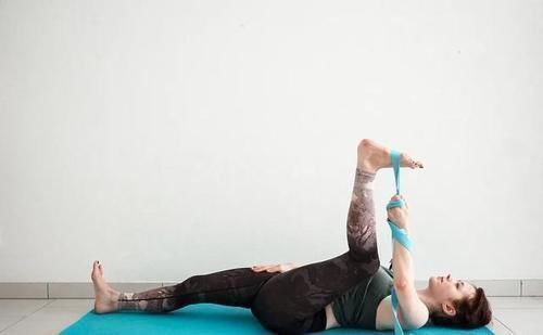 膝盖|练瑜伽，为什么建议女性多练开髋体式