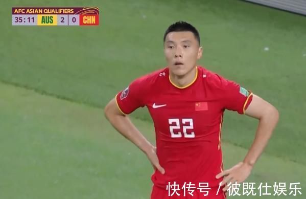 武磊|CCTV5直播!国足PK日本将变阵541:李铁更换4人,韦世豪领衔上位