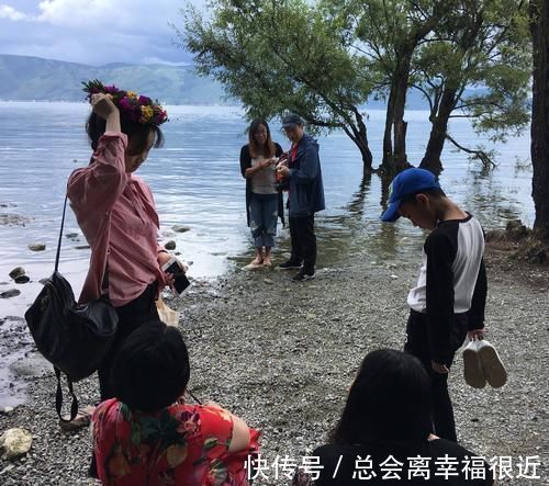 危险|熊孩子被“卡”合集,持续高能,熊孩子:万物皆可把头塞进去