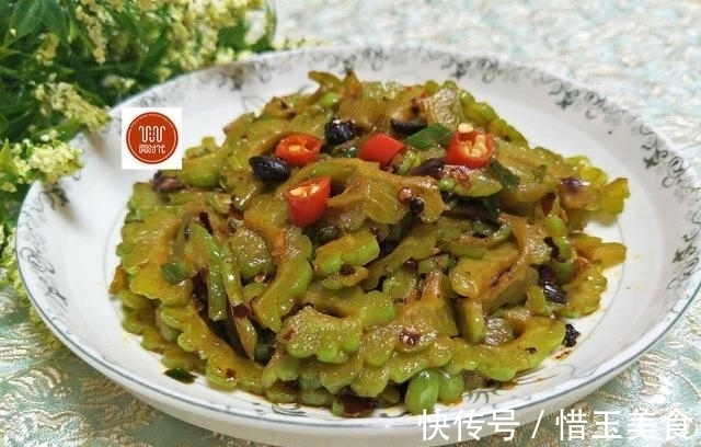 快手|苦瓜换种做法，很多人没吃过，简单快手，比肉还香！