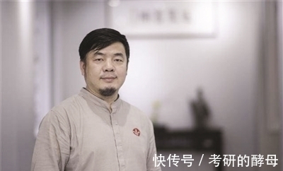 更上一层楼&李双阳擅长狂草书法,我们期待他的书功日后“更上一层楼”!