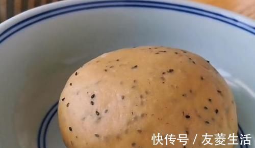 一碗面粉加5个鸡蛋,不蒸馒头,不烙饼,比馒头简单,比馅饼还香