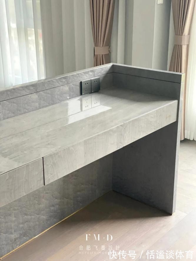 衣柜|卧室装2面衣柜打造3㎡大衣帽间，预留80公分隔出梳妆区，太巧妙了