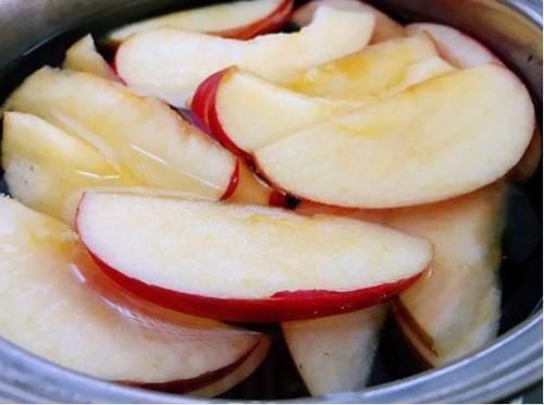 积食|多吃苹果能帮孩子消积食？医生提醒：若想脾胃健康，3物建议少碰