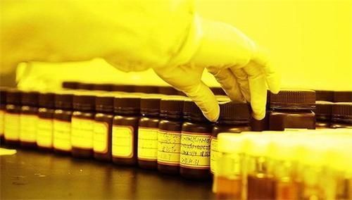 KrF厚膜光刻胶|制造芯片的关键材料,被日本几乎垄断市场,这家巨头有望攻克难题