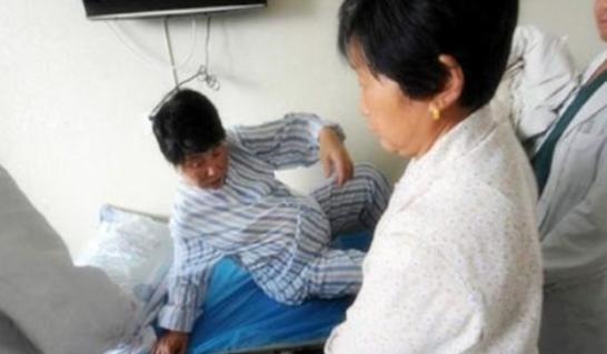 高龄|53岁妈妈执意拼二胎,产后向儿媳妇“借母乳”被拒,这像什么话