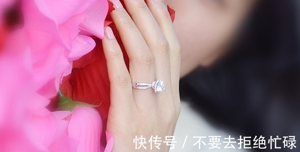 主人 戒指戴法有哪些?戴在左右手有什么意义?