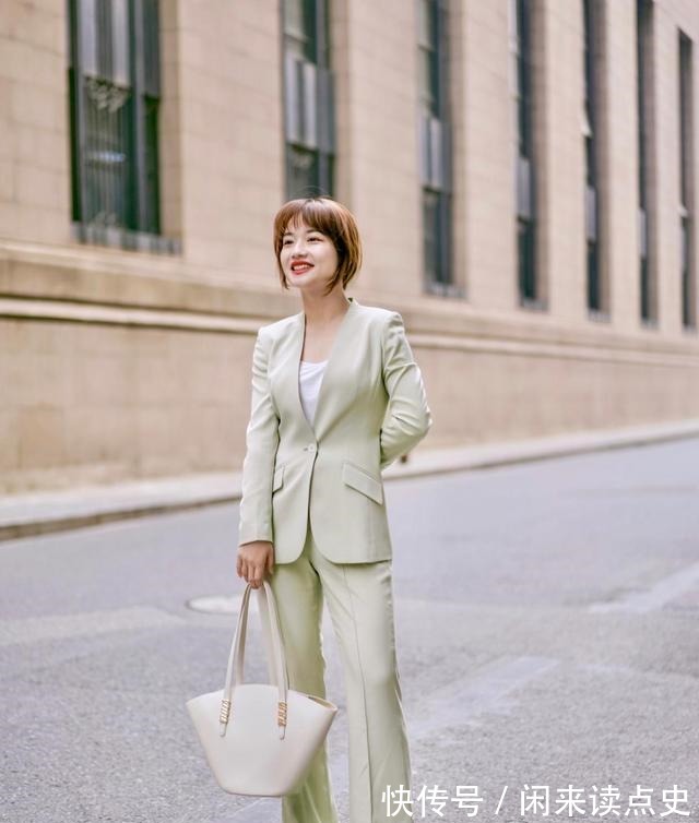 搭配 身高155,却成了小个子穿衣标杆,这位博主的拖地裤穿搭适合照搬!