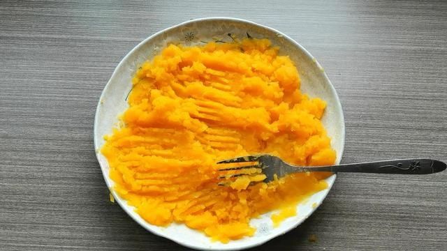 红薯泥|又到吃红薯的旺季，把红薯和火龙果这样做，营养全面，全家都爱吃