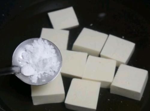 冻豆腐，原来不是光冷冻就行，多加2步，网状多，口感更紧实筋道！