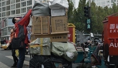 快递|为啥快递行业出现“招工难”，月薪8千却没人干离职快递小哥说出真相