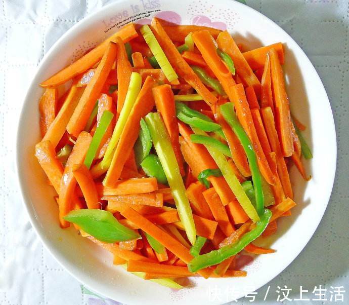 西红柿|营养师给你提个醒炒胡萝卜切莫放2物,对身体百害而无一利