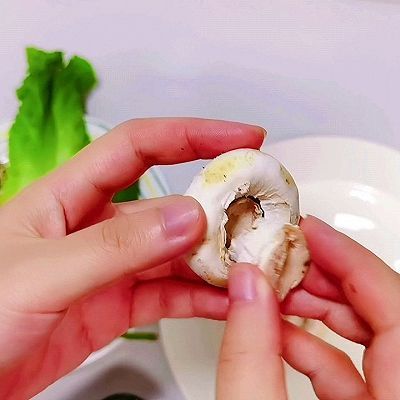 鹌鹑蛋|十分钟早餐--口蘑小汉堡