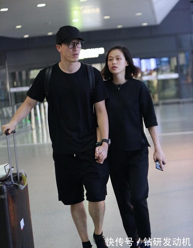 吴莎|刘翔牵手妻子吴莎出行,留学生发型好减龄,穿T恤又素颜像极学生!