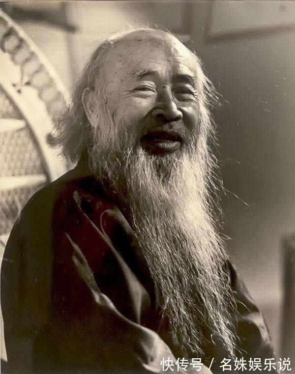 秋君#他一生十段情,妻妾四人,却三跪挚爱而不娶,以兄妹之名互称52年