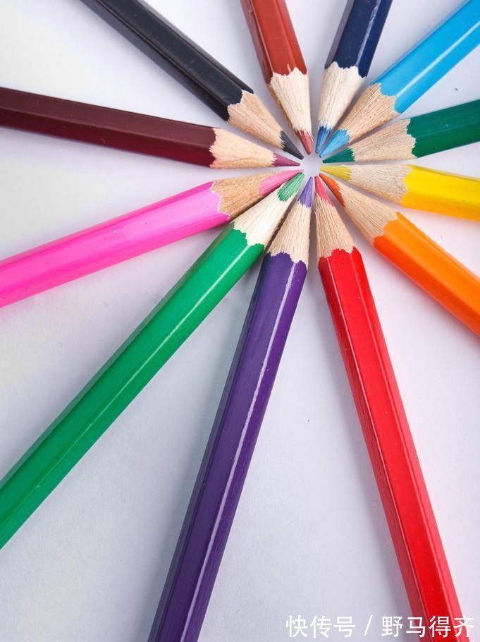 彩铅#这是什么“神仙画笔”?居然能画出彩色渐变的初音未来!