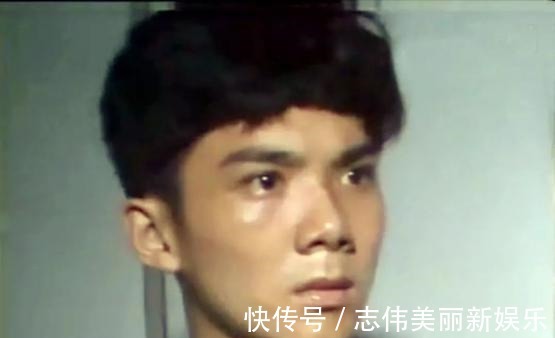 80年代《虾球传》的俩英俊少年靠“颜值”红遍全国，后来怎样