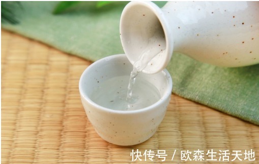 血管堵塞|65岁老人经常饮“1水”突发脑梗离世，医生：它是诱发脑梗的“导火线”