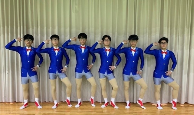 校服|柯南现实版体操服,六个小伙子穿着却显油腻,网友:高质量柯南?