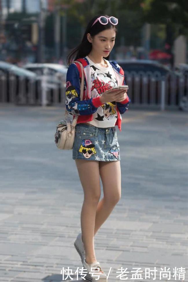 姑娘们|街拍美女:不想气质输人,选择个性短裤穿搭,秀出你想要的美