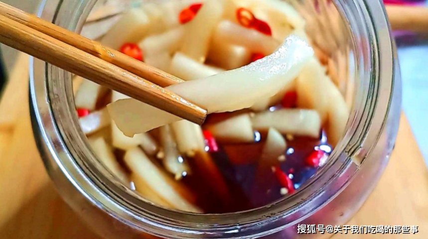 做腌萝卜,第1步不是加盐,牢记3点,萝卜酸辣爽脆,放1年照样香