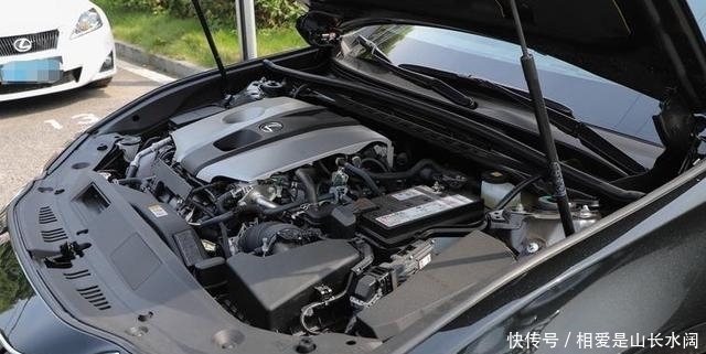 ES300h|43万喜提雷克萨斯ES300h，2个月后再开宝马5系，车主后悔了