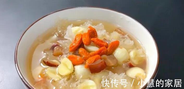 膠質|天涼了女性朋友記得吃銀耳和蓮子，學會這種吃法，整個秋冬都舒坦