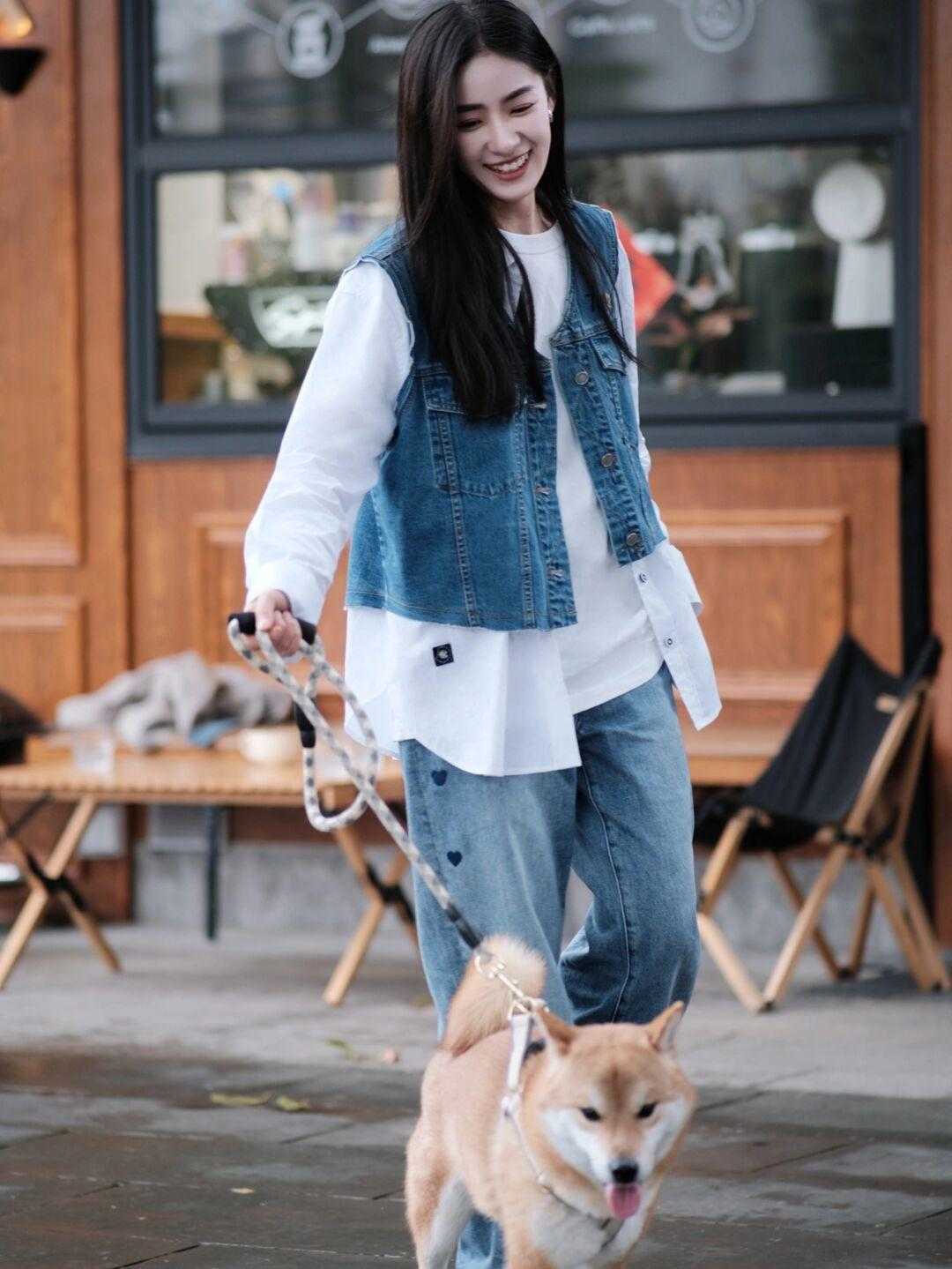 单品 早春校园穿搭别错过这四类,休闲、精致全都有,轻松拥有好人缘