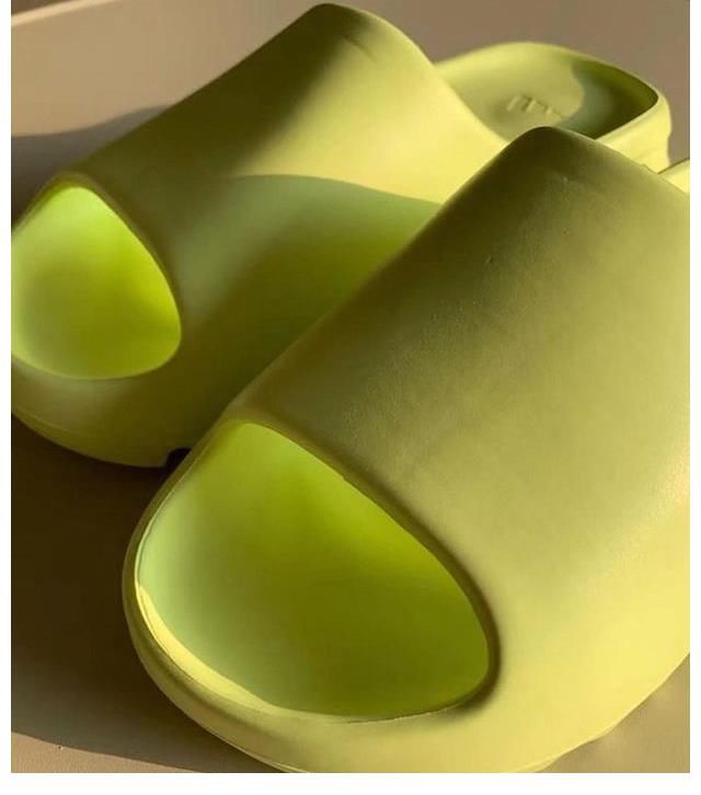 slide|侃爷又鸽了！除了《DONDA》跳票外，还有全新 Yeezy Slide
