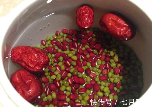 绕道|绿豆加这3样食材，湿气、虚汗绕道走，三伏天喝它清热又解暑！